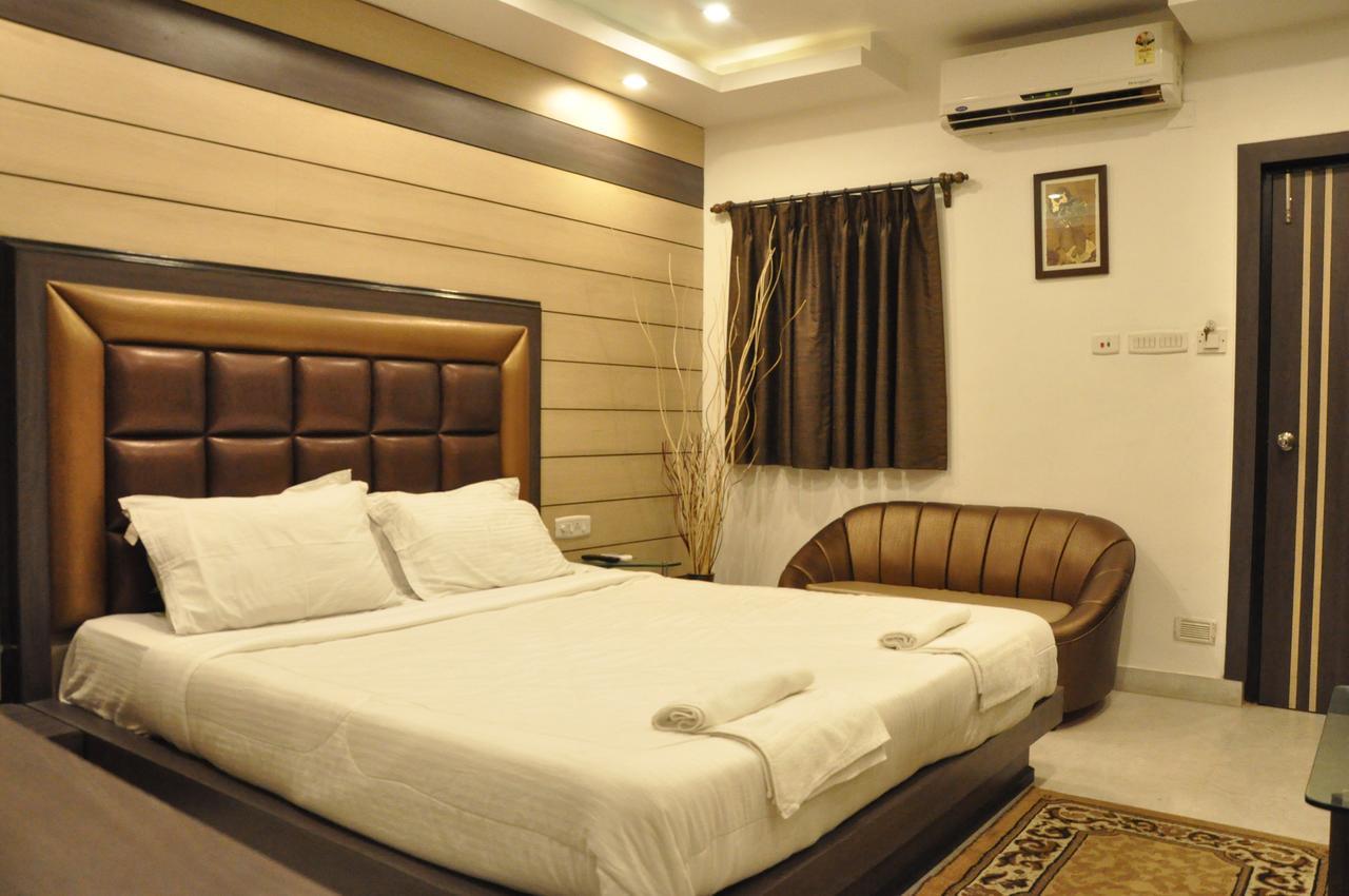 Hotel Esteem Kalkutta Kültér fotó