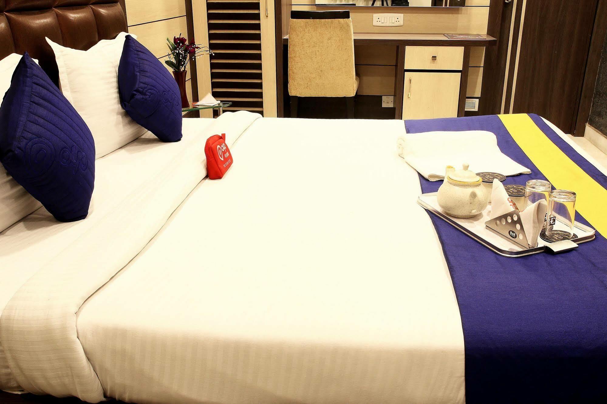 Hotel Esteem Kalkutta Kültér fotó